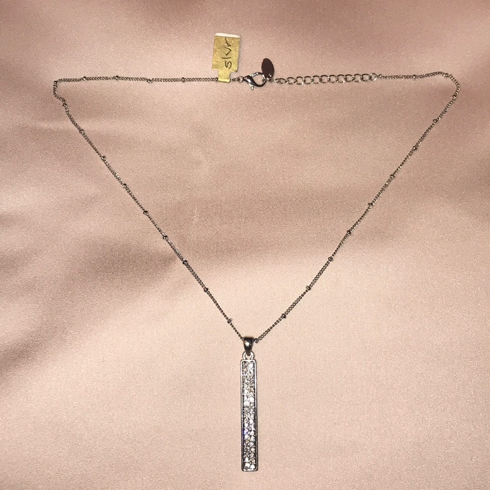 Beautiful silver diamond chain w diamond pendant